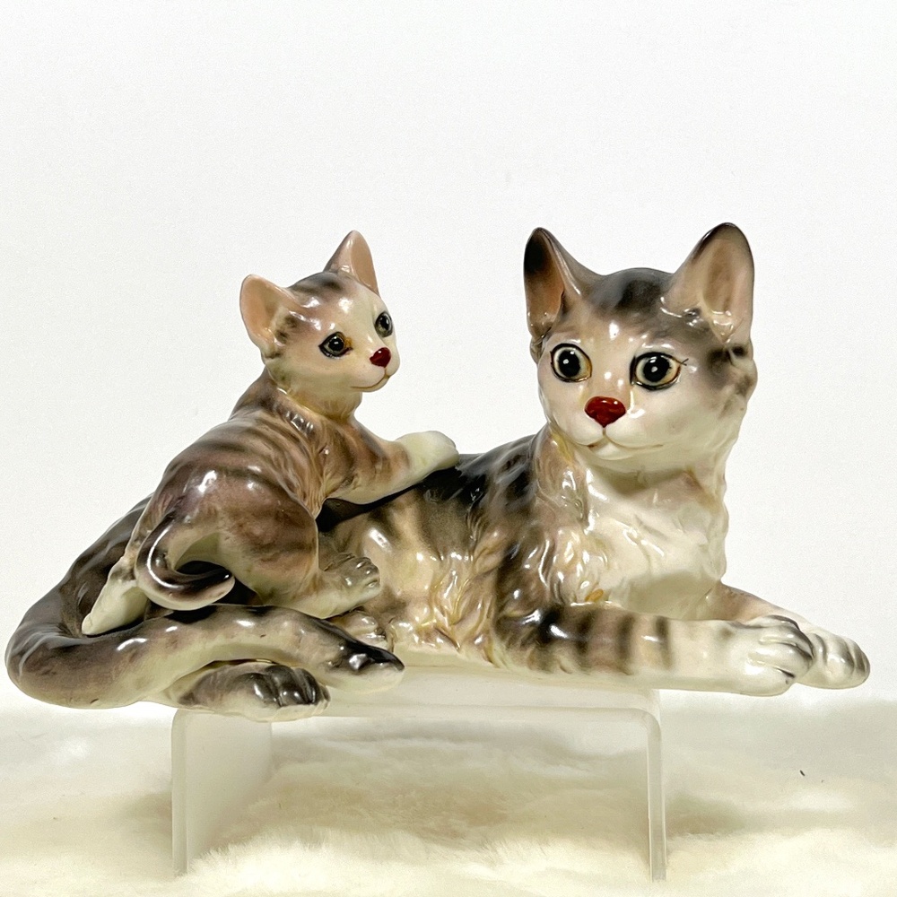 Napco Ceramic Grey Stripe Mom Cat & Kitten Decor Accent KnickKnack Vintage Japan